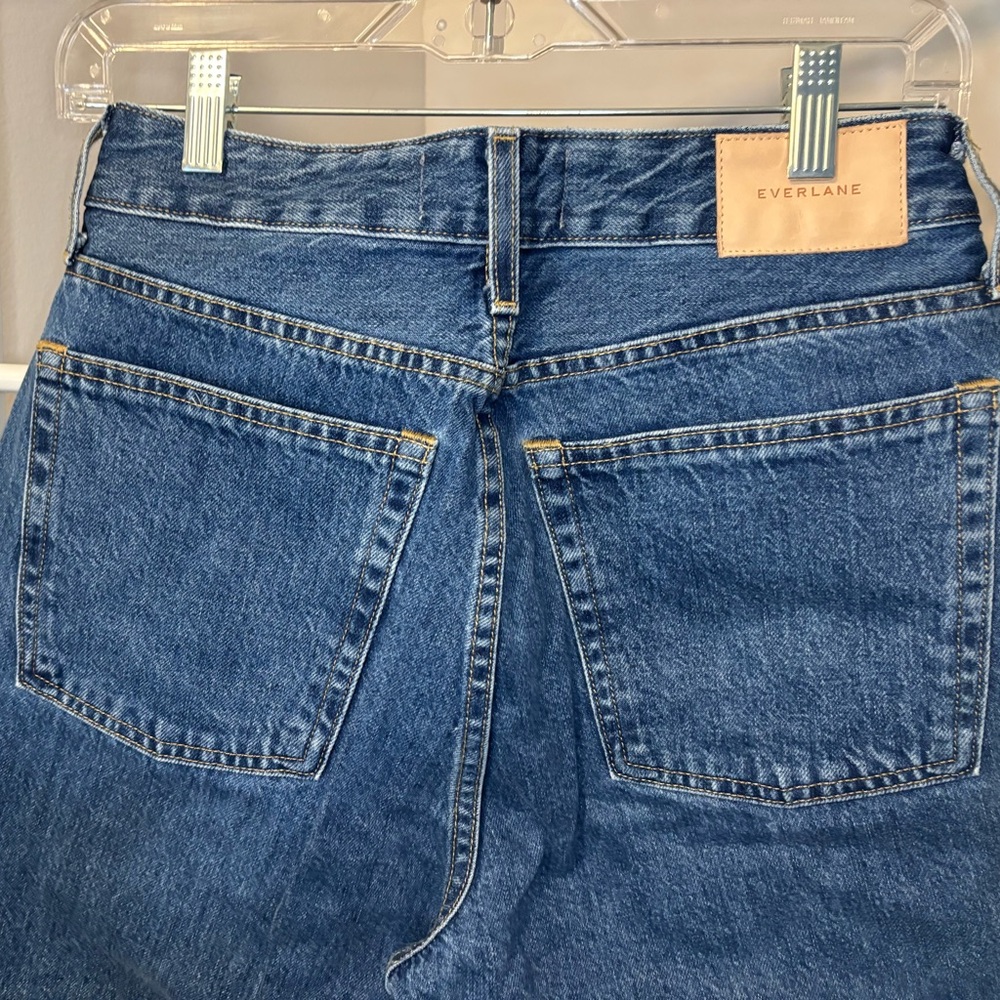 Everlane Curvy 90s Cheeky Straight Jean - Picture 11 of 14